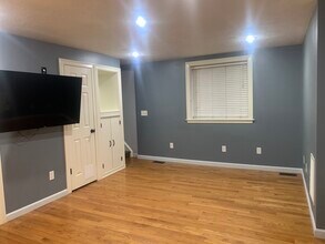 396 Washington St, Unit Rear in Taunton, MA - Building Photo - Building Photo