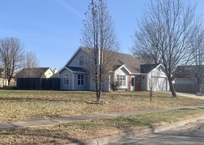 2730 Bluestem Dr in Lawrence, KS - Building Photo - Building Photo