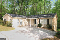 837 Hemingway Rd in Stone Mountain, GA - Building Photo - Building Photo