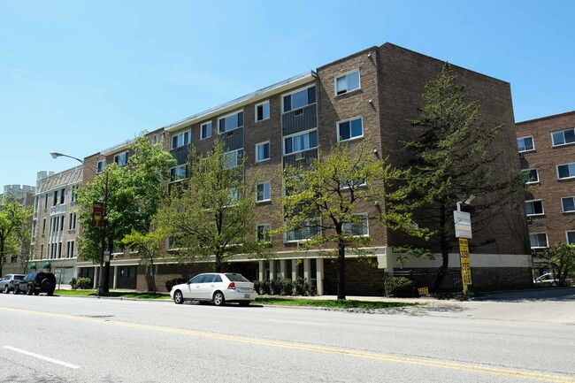 property at 7120 N Sheridan Rd