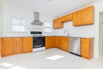 21 Wollaston Ave in Quincy, MA - Building Photo - Building Photo