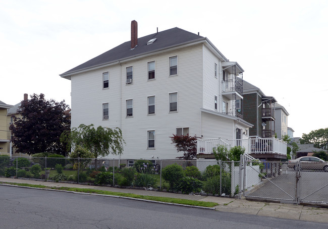 186 Deane St in New Bedford, MA - Building Photo - Building Photo