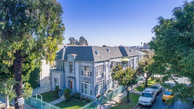 1000 S Holt Ave in Los Angeles, CA - Building Photo - Other