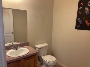 412 Central Park Dr in Arlington, TX - Building Photo - Building Photo