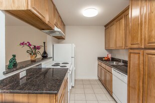 SunBlossom Gardens in Houston, TX - Building Photo