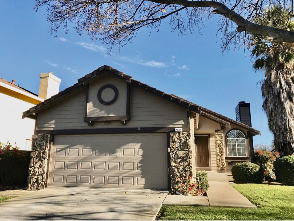 2032 Johnson Dr in Antioch, CA - Building Photo