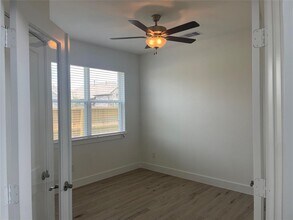 2203 Garden Arbor Ln in Tomball, TX - Building Photo - Building Photo