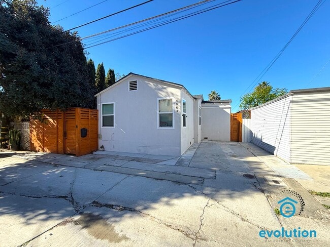 4064 Laverne Pl in San Diego, CA - Building Photo - Building Photo