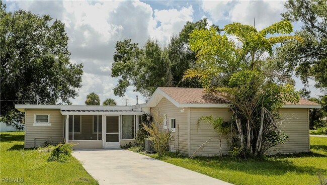 310 Burland St in Punta Gorda, FL - Building Photo - Building Photo