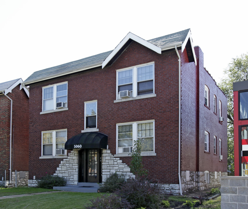 5060 Chippewa Ave in St. Louis, MO - Foto de edificio