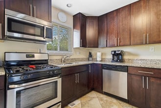 9471 Sumac Rd in Des Plaines, IL - Building Photo - Building Photo