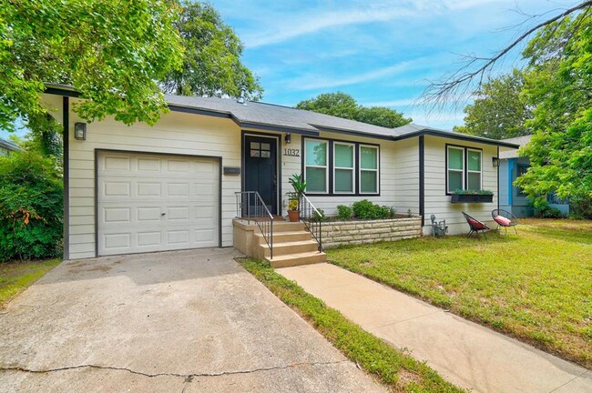 1032 E 43rd St in Austin, TX - Building Photo - Building Photo