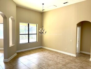 15604 Hampton Village Dr in Tampa, FL - Building Photo - Building Photo