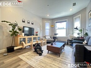 138 Sutherland Rd, Unit 1 in Boston, MA - Building Photo - Building Photo