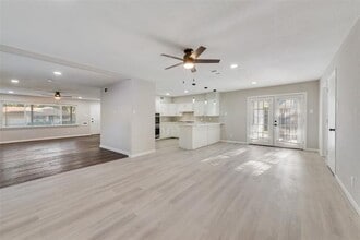 4923 Haywood Pkwy in Dallas, TX - Building Photo - Building Photo