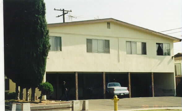 620 N Ward St in La Habra, CA - Foto de edificio - Building Photo