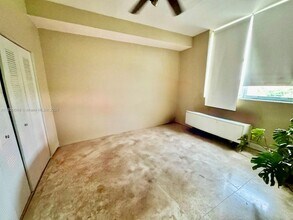 1350 NW 8th Ct, Unit B3-5 in Miami, FL - Building Photo - Building Photo