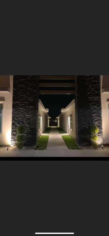 property at 904 E la Cantera Ave