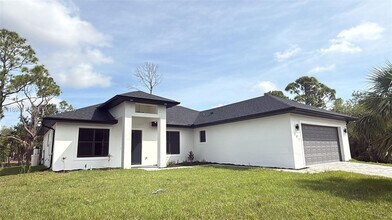 241 Pembroke Dr in Port Charlotte, FL - Building Photo - Building Photo