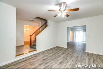 370 Blue Point Rd in Farmingville, NY - Building Photo - Building Photo