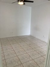 5665 Nokomis Cir in Orlando, FL - Foto de edificio - Building Photo