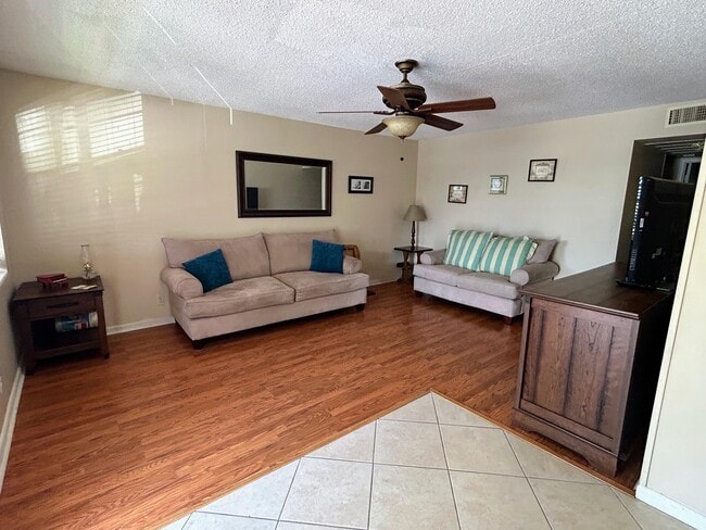 92 Kent F in West Palm Beach, FL - Building Photo - Building Photo
