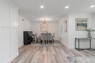 620 Bizerte Ave in Dallas, TX - Building Photo - Building Photo