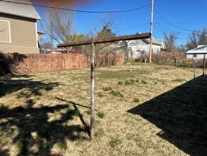 716 S 10th St in Chickasha, OK - Building Photo - Building Photo