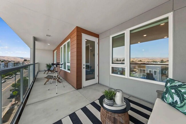 property at 5925 Charlotte Dr