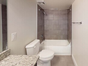 Stuart Woods Apartments in Herndon, VA - Building Photo - Building Photo