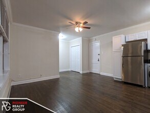 3340 N Marshfield Ave, Unit 3345-209 in Chicago, IL - Building Photo - Building Photo