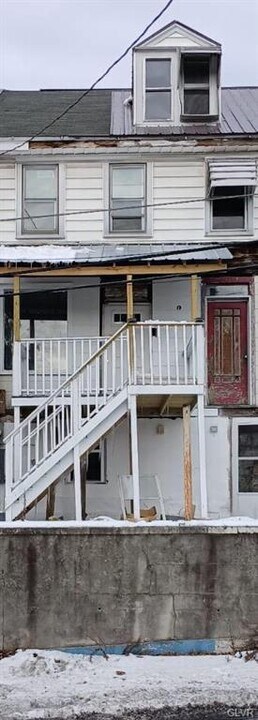 193 Market St in Cumbola, PA - Building Photo