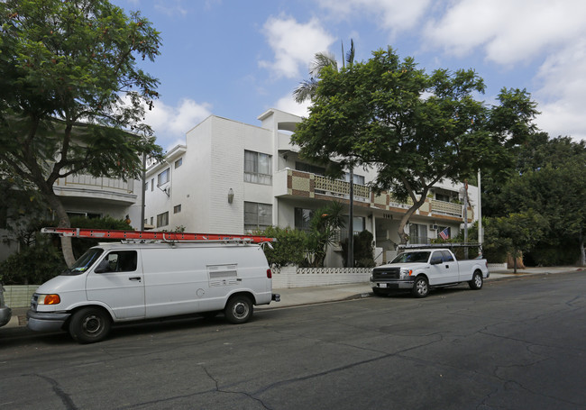 1145 N Ogden Dr in Los Angeles, CA - Building Photo - Building Photo