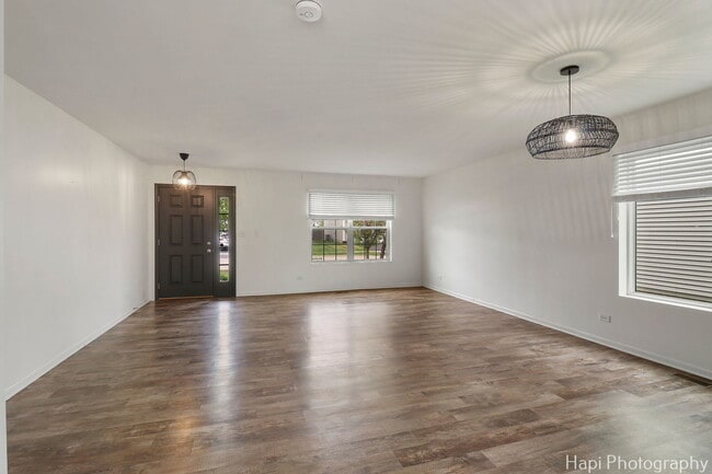 1145 Adagio Dr in Volo, IL - Building Photo - Building Photo