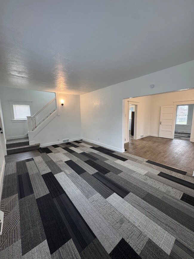 1418 Avalon St in Elkhart, IN - Building Photo - Building Photo