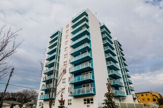 1155 Grant in Winnipeg, MB - Building Photo - Building Photo