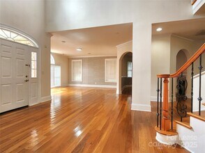 5524 Strabane Dr in Matthews, NC - Foto de edificio - Building Photo