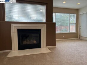 7187 Briza Loop in San Ramon, CA - Building Photo - Building Photo