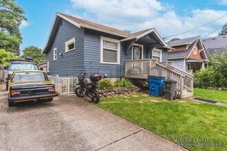 2204 Kauffman Ave in Vancouver, WA - Building Photo - Building Photo