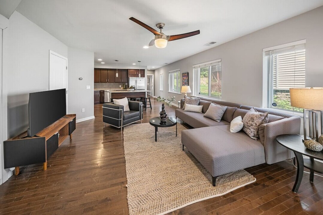 2201 Reading Rd in Cincinnati, OH - Building Photo