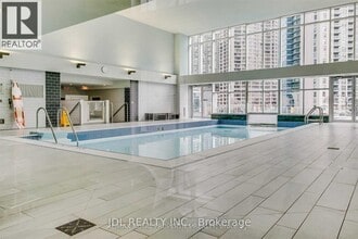 8-1608 York St in Toronto, ON - Building Photo - Building Photo