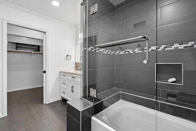 property at 1204 Hygeia Ave