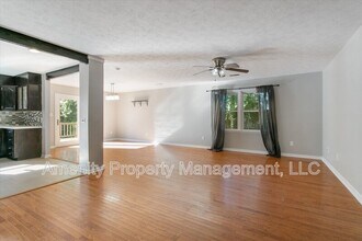 36 Old Fox Hill Rd in Hampton, VA - Building Photo - Building Photo
