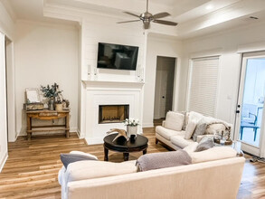 300 San Sebastian Dr in Youngsville, LA - Building Photo - Building Photo
