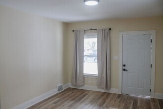 4427 W 49th St in Cleveland, OH - Building Photo - Building Photo