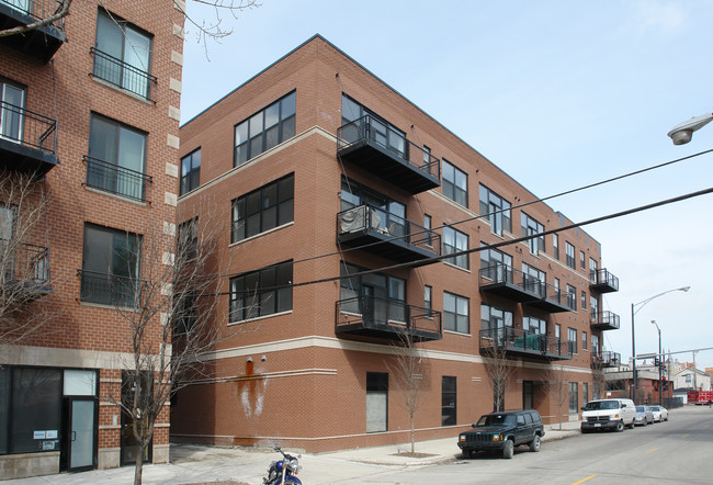 2 S Leavitt St in Chicago, IL - Building Photo - Building Photo