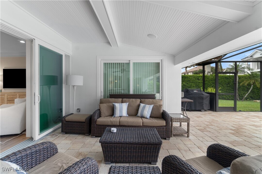 535 Anchor Rode Dr in Naples, FL - Building Photo