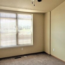 254 S Slopeside Dr in Fayetteville, AR - Building Photo - Building Photo