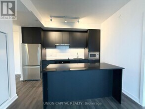 3071 Trafalgar Rd in Oakville, ON - Building Photo - Building Photo