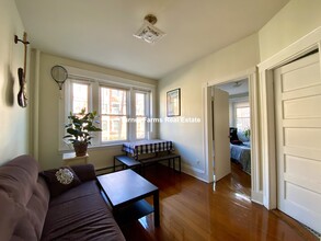 205 Winthrop Rd, Unit 208-1 in Brookline, MA - Building Photo - Building Photo